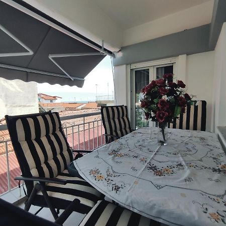 Seaside Apartments Неа Ираклия Екстериор снимка