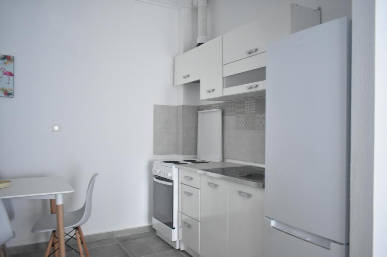 Seaside Apartments Неа Ираклия Екстериор снимка