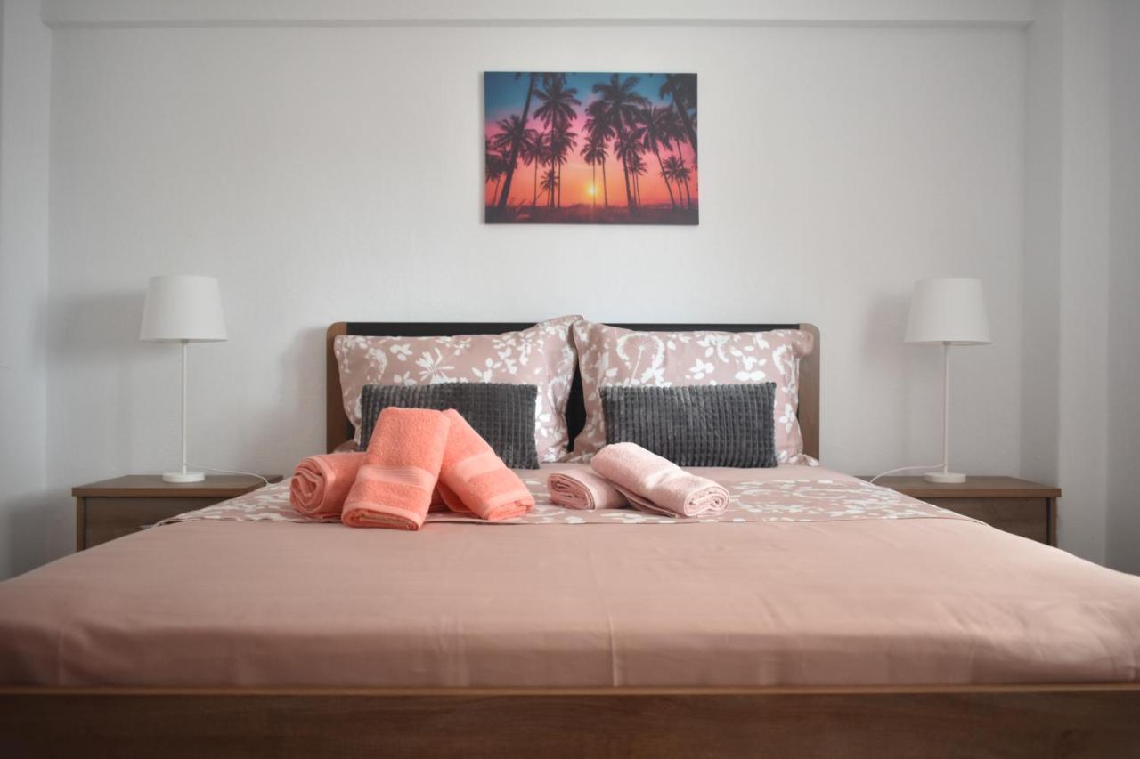 Seaside Apartments Неа Ираклия Екстериор снимка