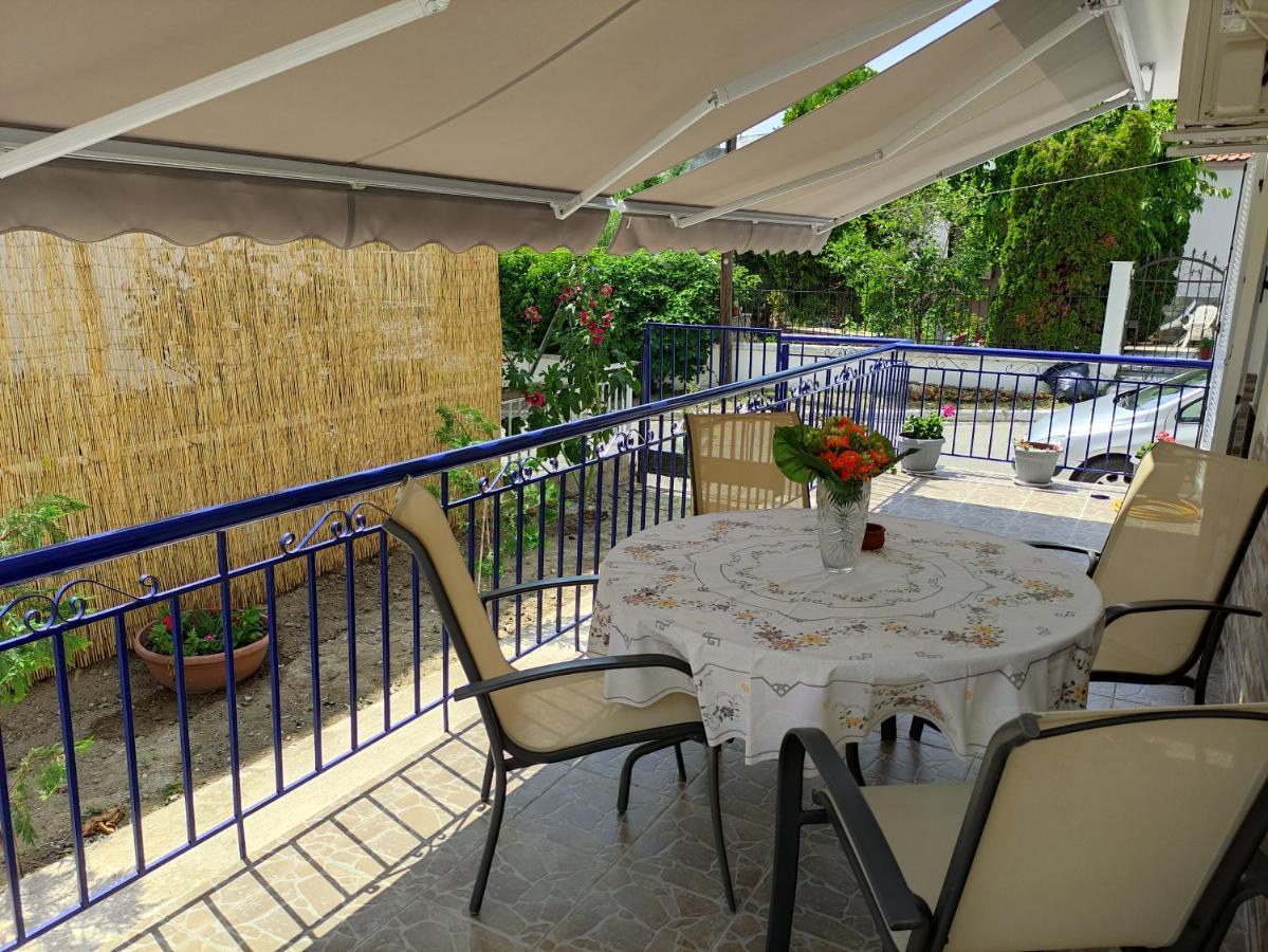 Seaside Apartments Неа Ираклия Екстериор снимка