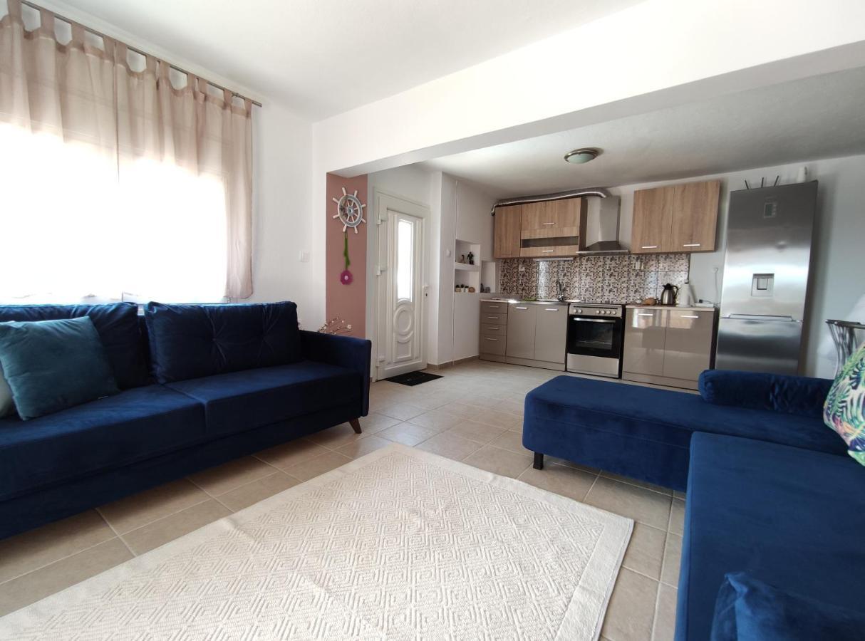 Seaside Apartments Неа Ираклия Екстериор снимка