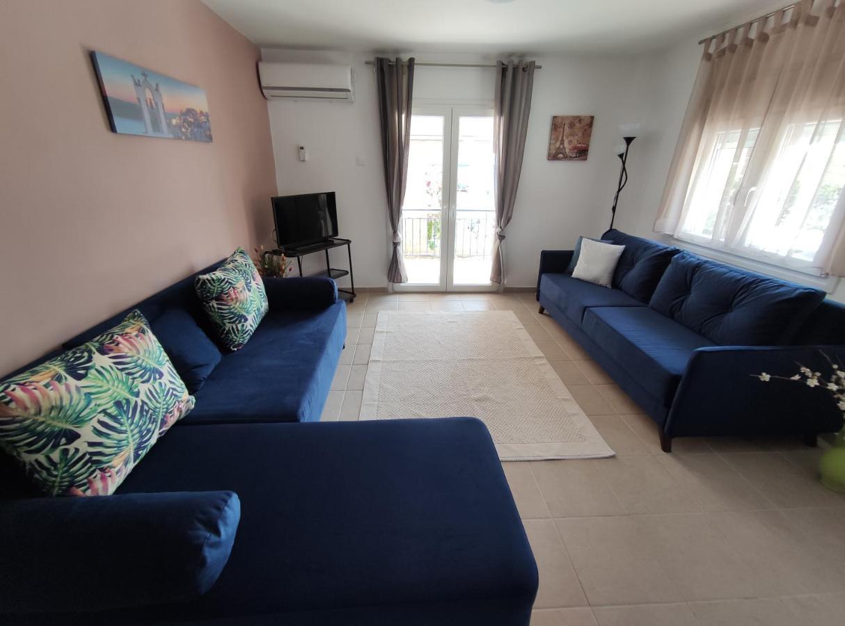 Seaside Apartments Неа Ираклия Екстериор снимка