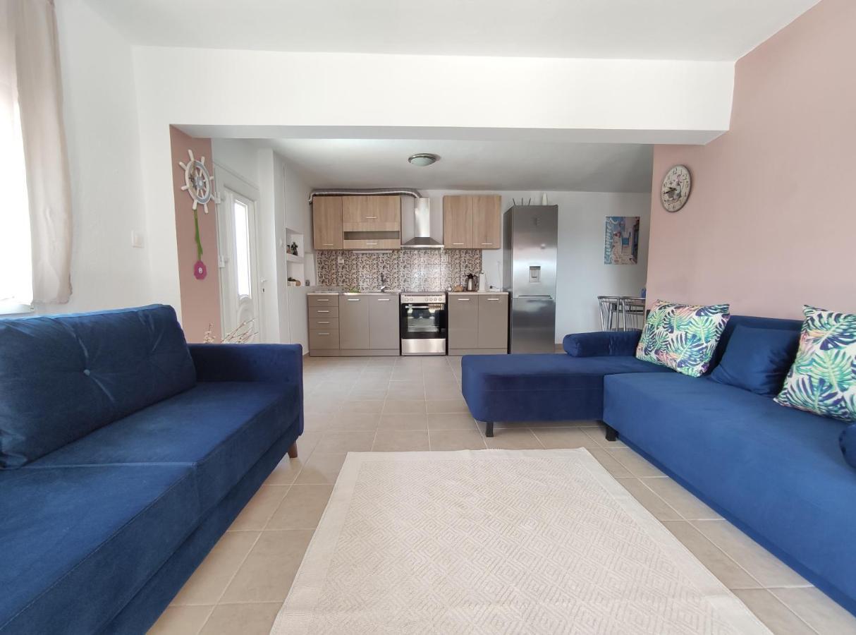 Seaside Apartments Неа Ираклия Екстериор снимка