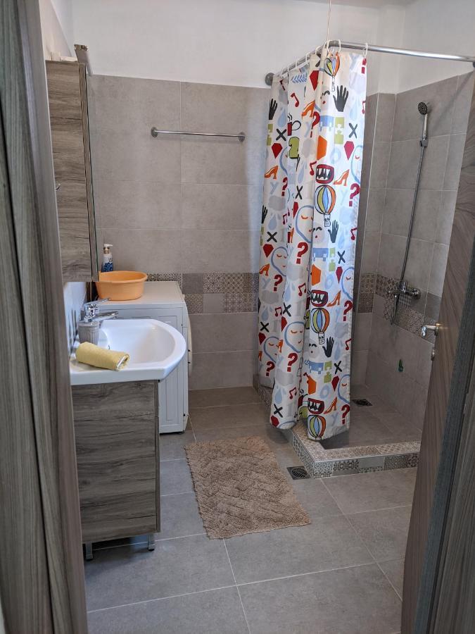 Seaside Apartments Неа Ираклия Екстериор снимка