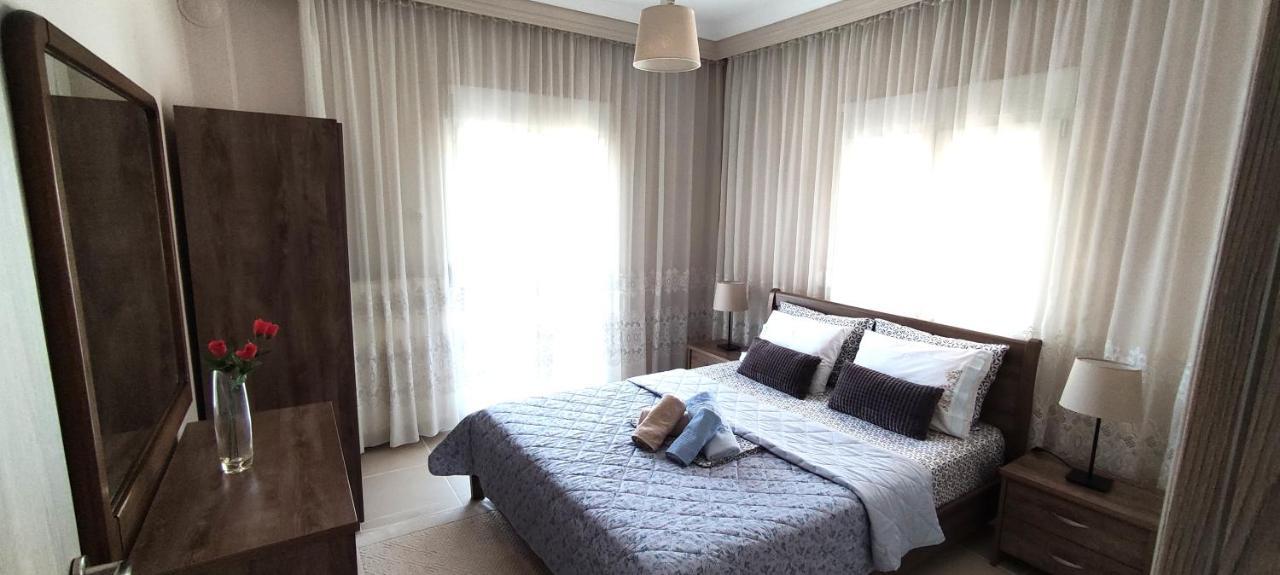 Seaside Apartments Неа Ираклия Екстериор снимка