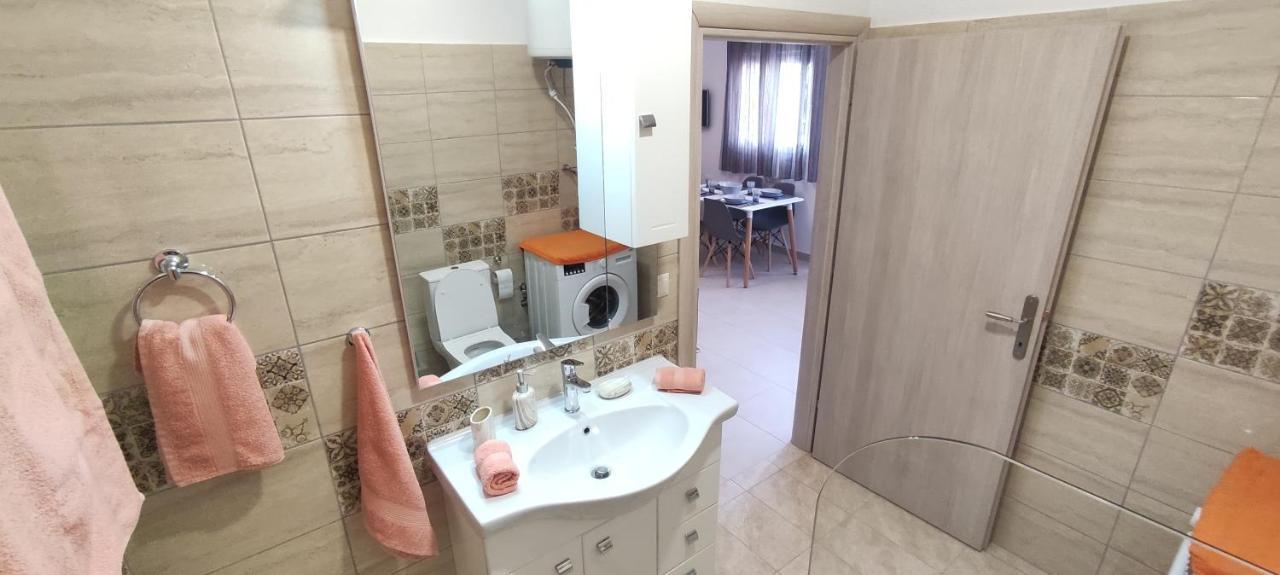 Seaside Apartments Неа Ираклия Екстериор снимка